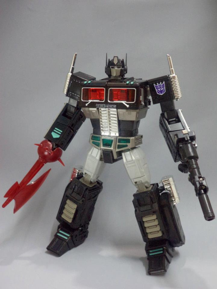 Masterpiece MP-10B Black Convoy In-Hand Images of Takara